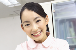 女性スタッフ